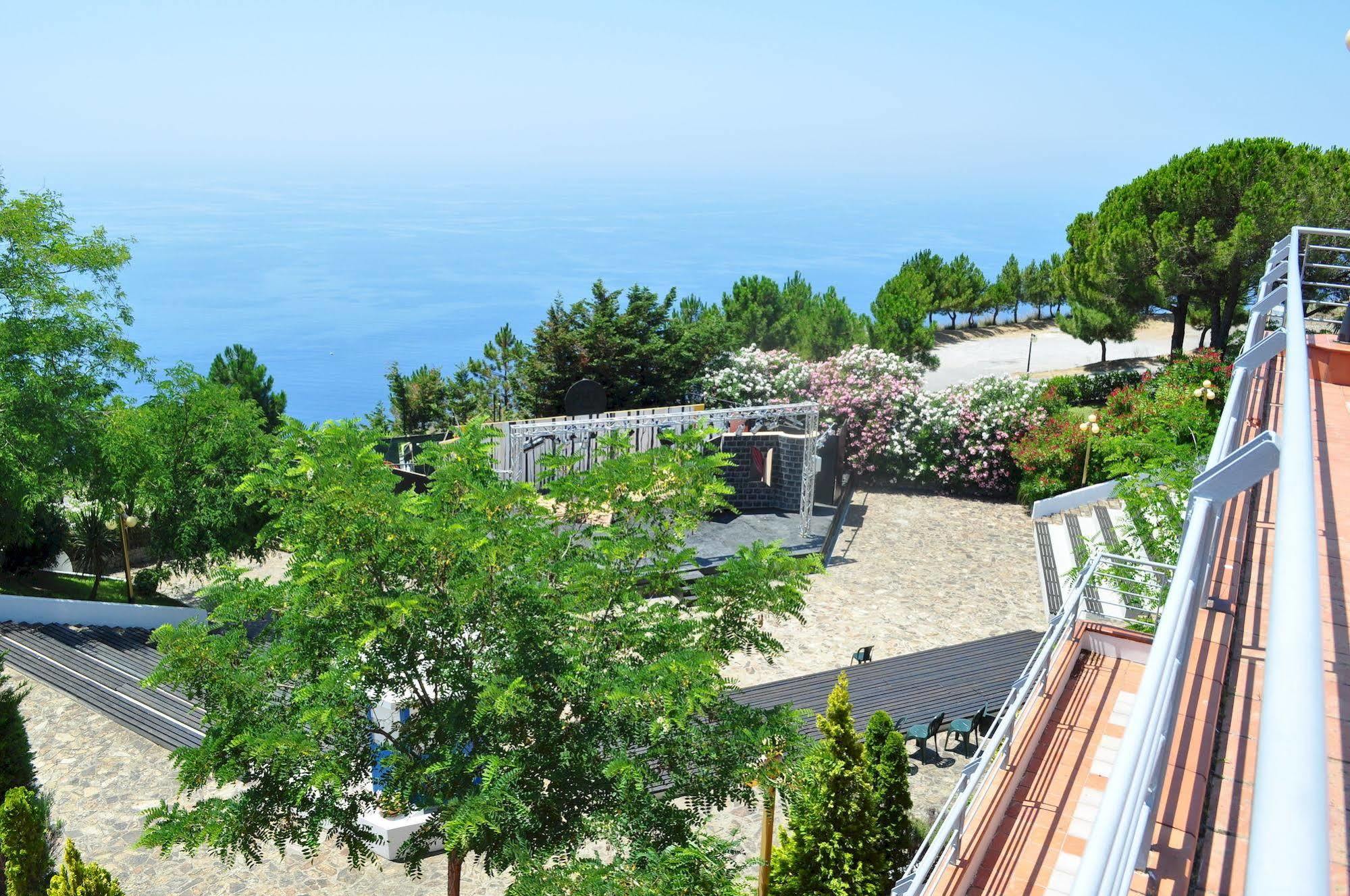 Club Residence Pianetamaratea Santa Caterina  ภายนอก รูปภาพ