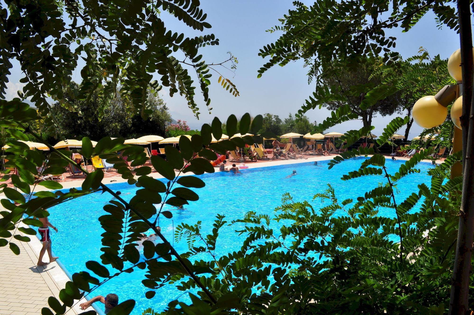 Club Residence Pianetamaratea Santa Caterina  ภายนอก รูปภาพ